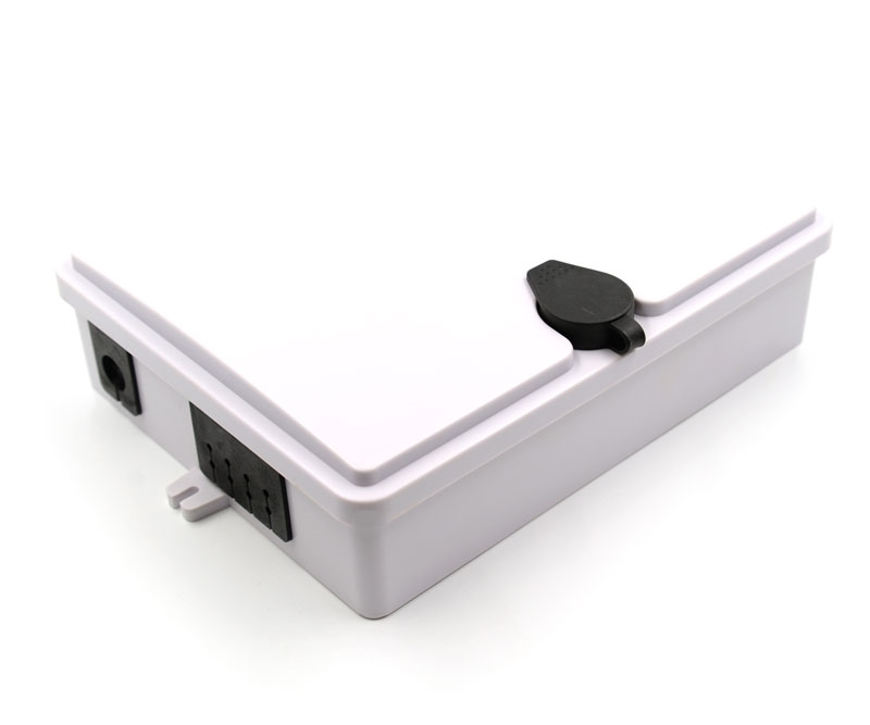 8 Adapter Slot 12 Splice Termination Box 18 Ports