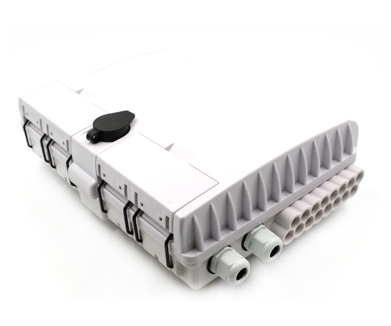 16 Adapter Slot 24 Splice Termination Box 18 Ports