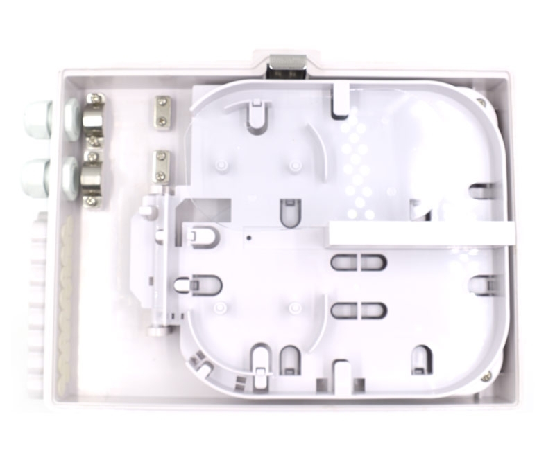 16 Adapter Slot 24 Splice Termination Box 18 Ports